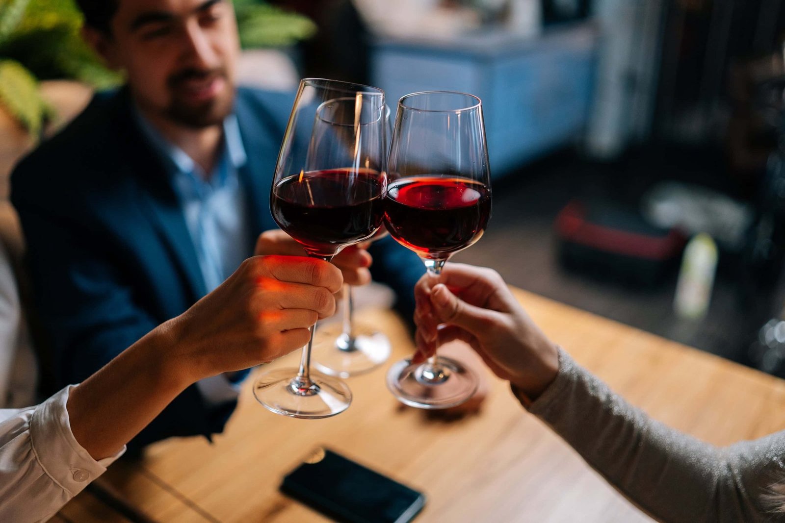 Wine health benefits to drinking